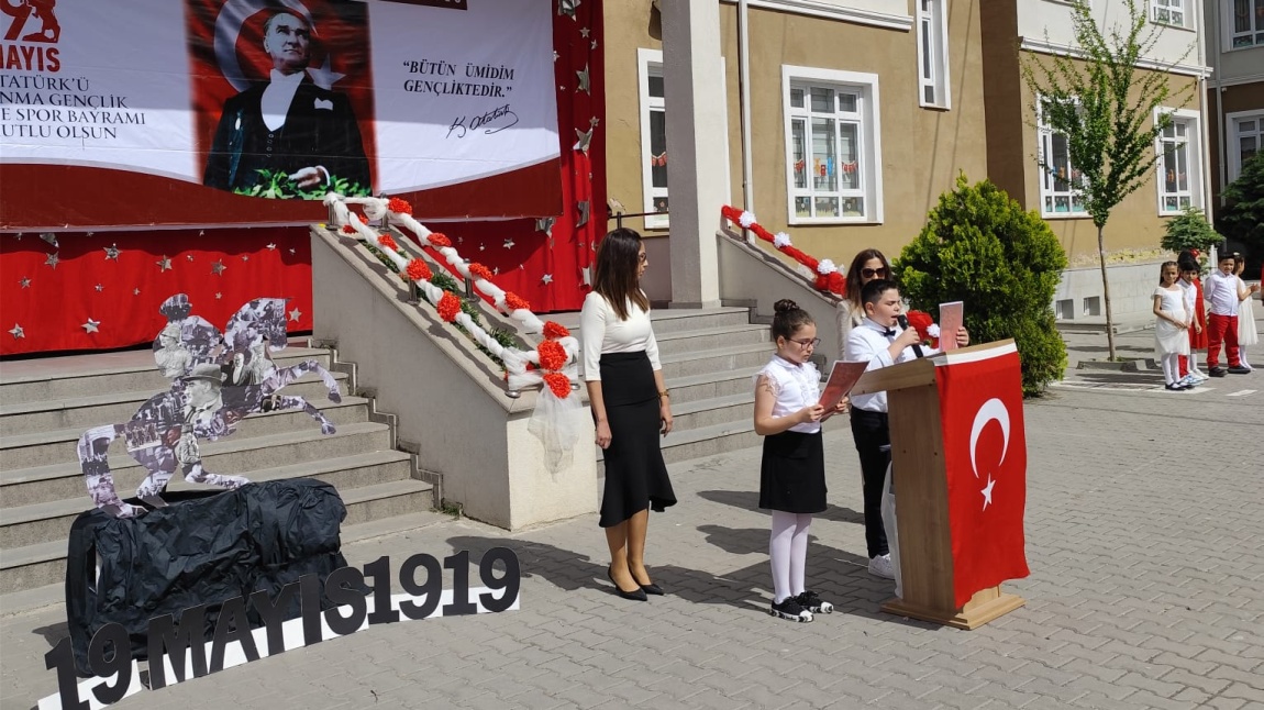 19 Mayıs Atatürk'ü Anma Gençlik ve Spor Bayramımızı Kutladık