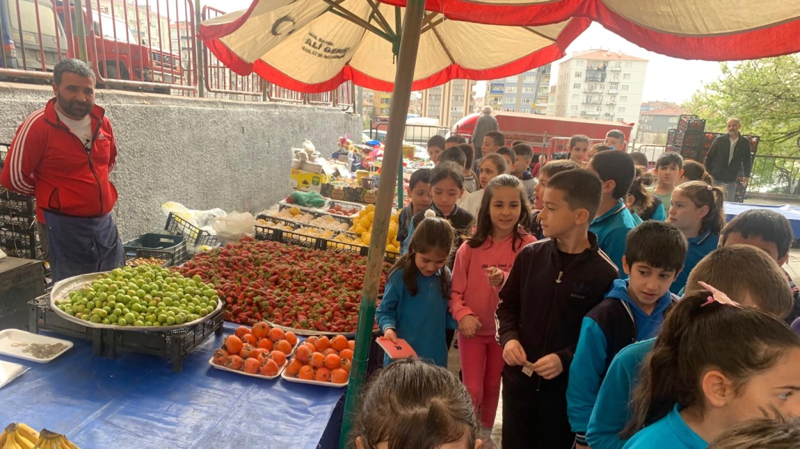 3/C ve 3/D Sınıflarımızın Pazar Alışverişi Etkinliği